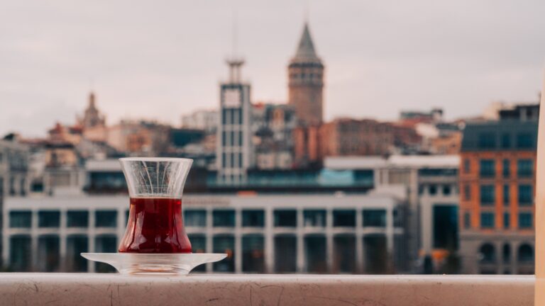 How to Enjoy Hürrilet Turkish Tea Like a Local in Turkey